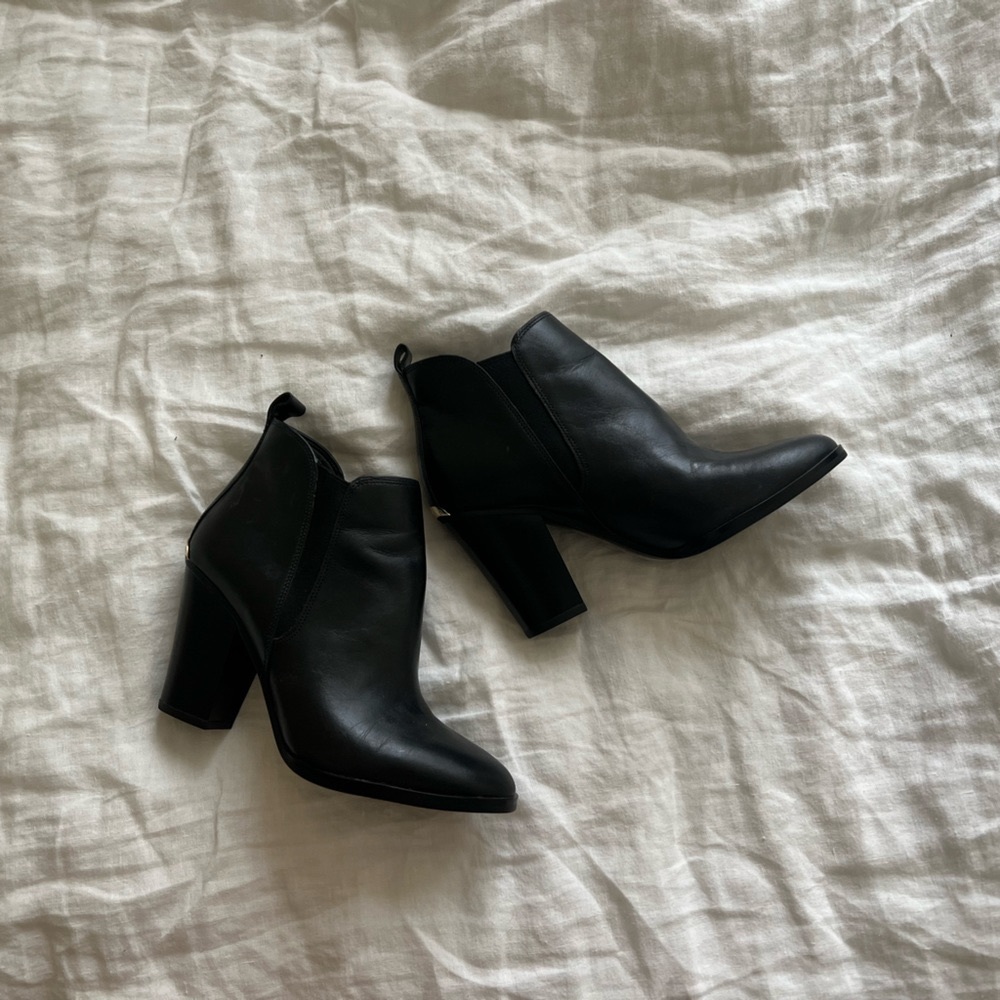 Michael Kors size 5.5m booties